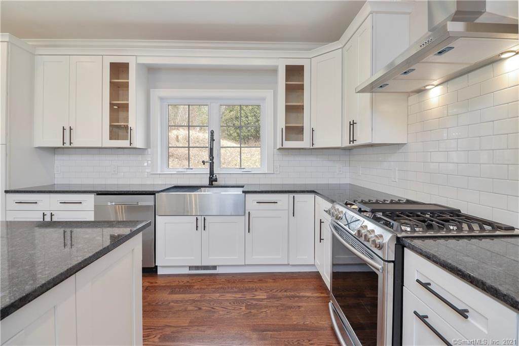 10 Tall Oaks Drive - Photo 1