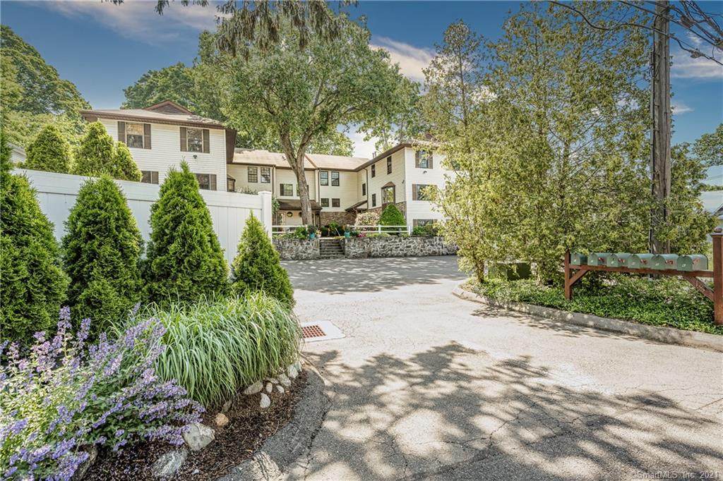 18 Oenoke Place - Photo 1