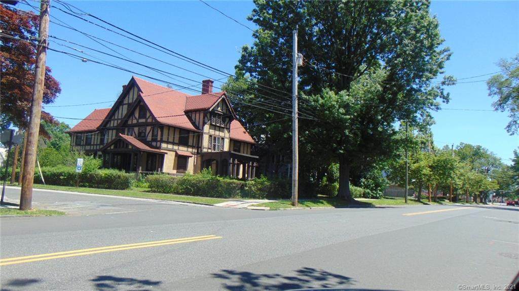 558 Clinton Avenue - Photo 1