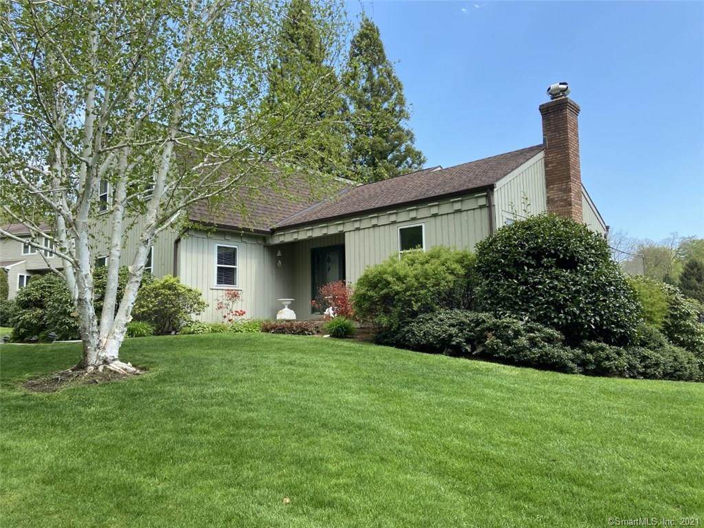 10 Silvermine Woods - Photo 1