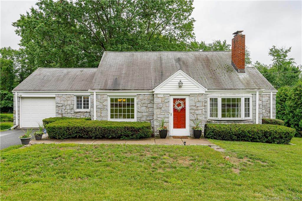399 Middle Road - Photo 1