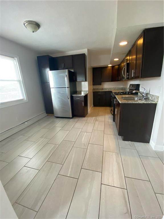 452-454 Wethersfield Avenue - Photo 1