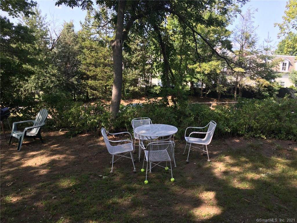245 Milbank Avenue - Photo 1