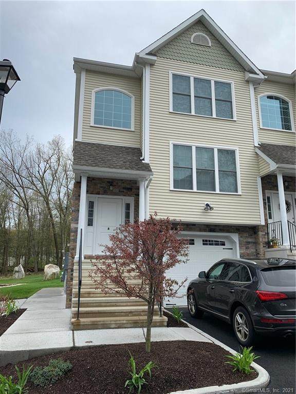8 Short Oak Drive - Photo 1