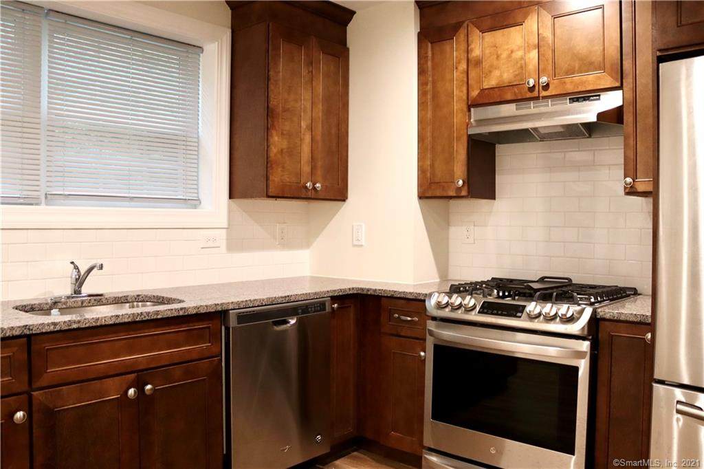 952 Lindley Street - Photo 1