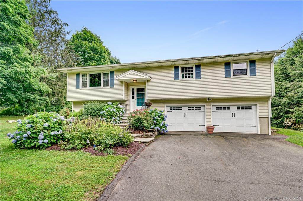 104 Plumtrees Road - Photo 1