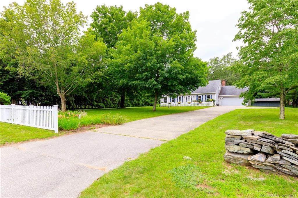 521 Wauregan Road - Photo 1