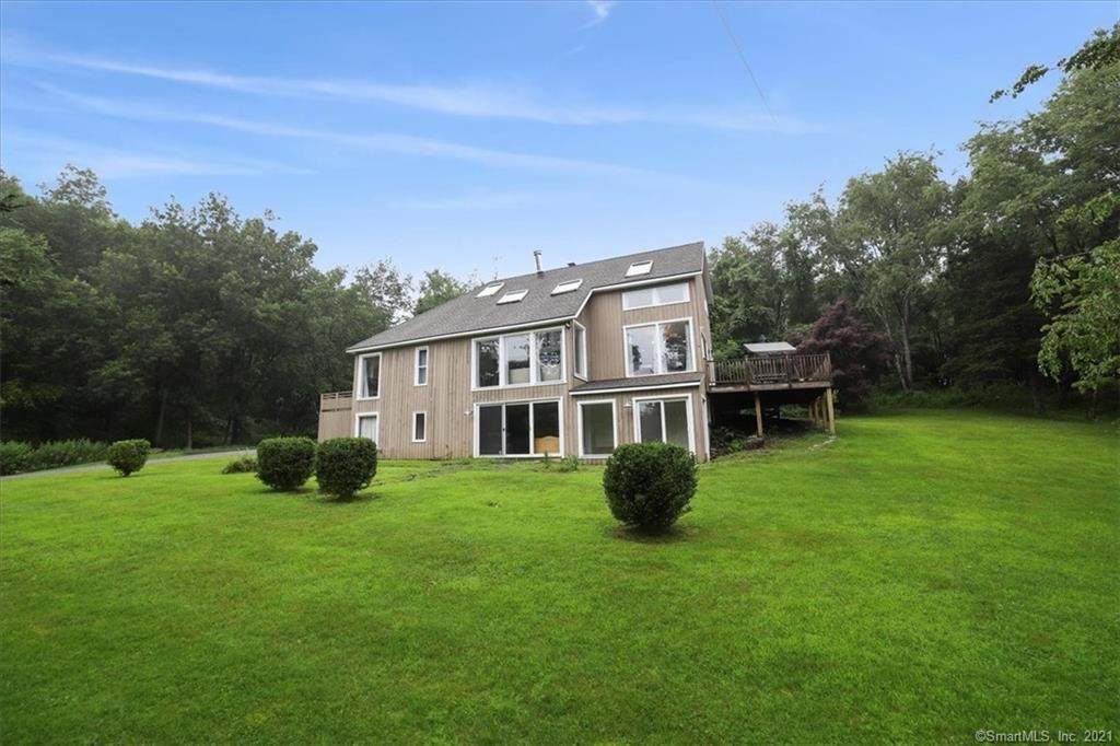15 Quaker Ridge Road - Photo 1
