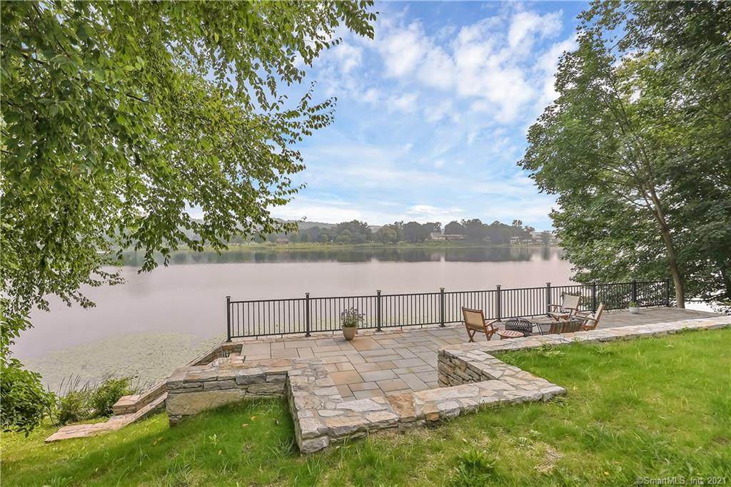 93 Boulevard Drive - Photo 1