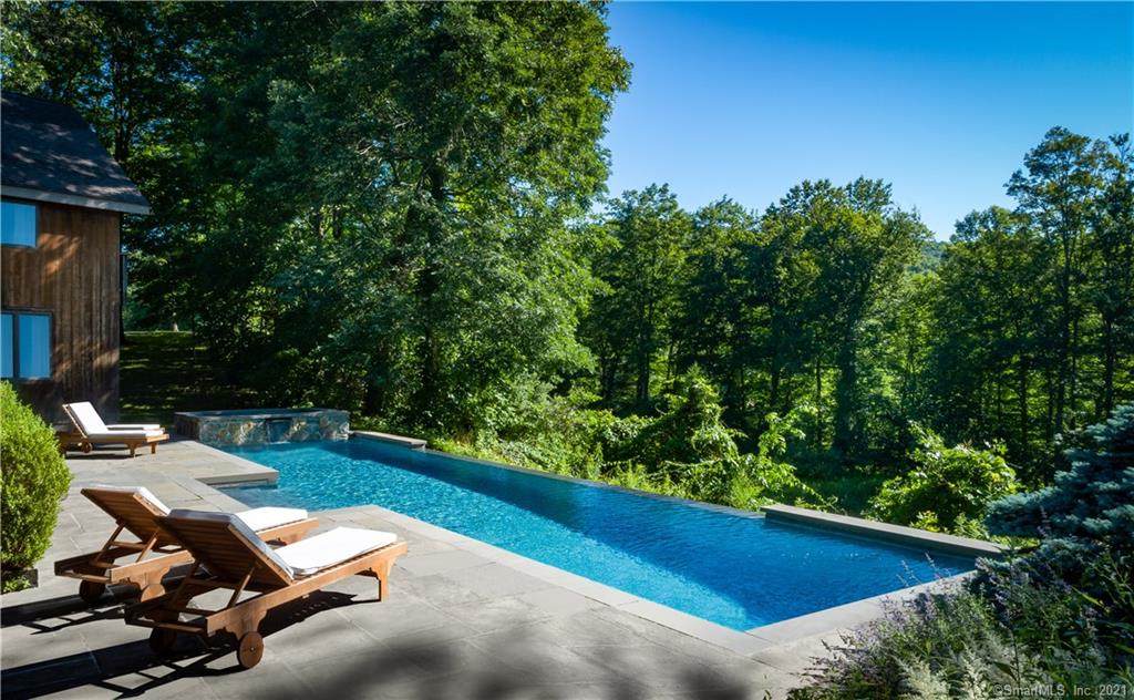 8 River Bend Lane - Photo 1