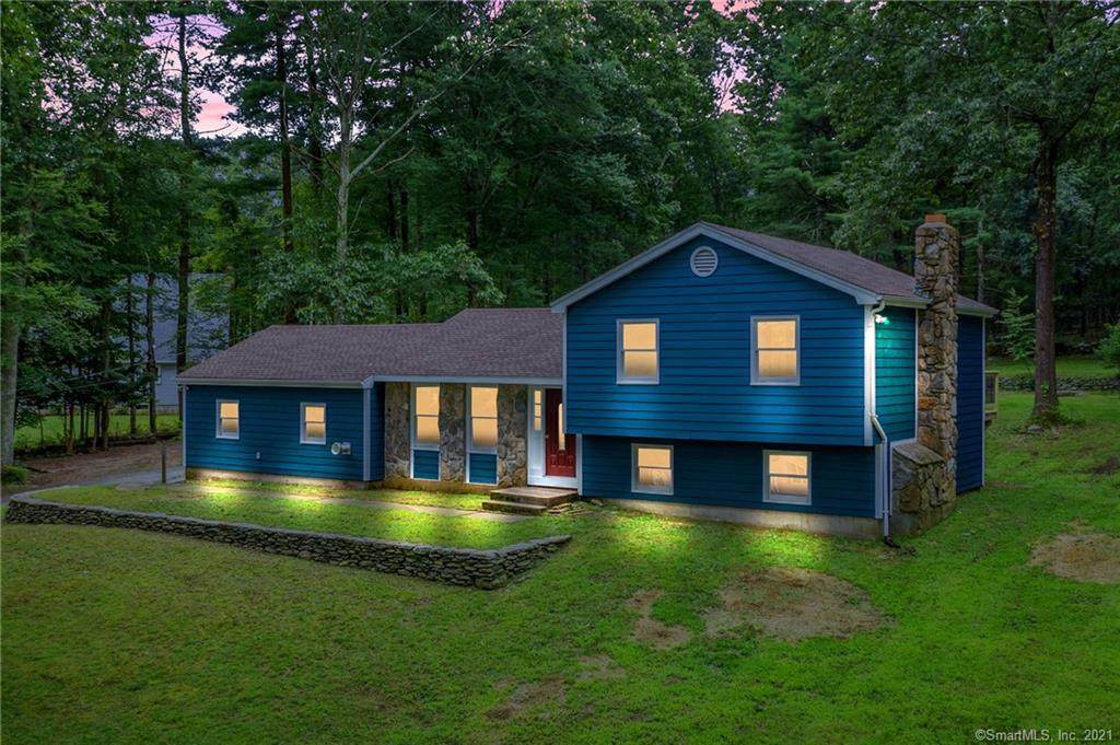 28 Pinecrest Lane - Photo 1