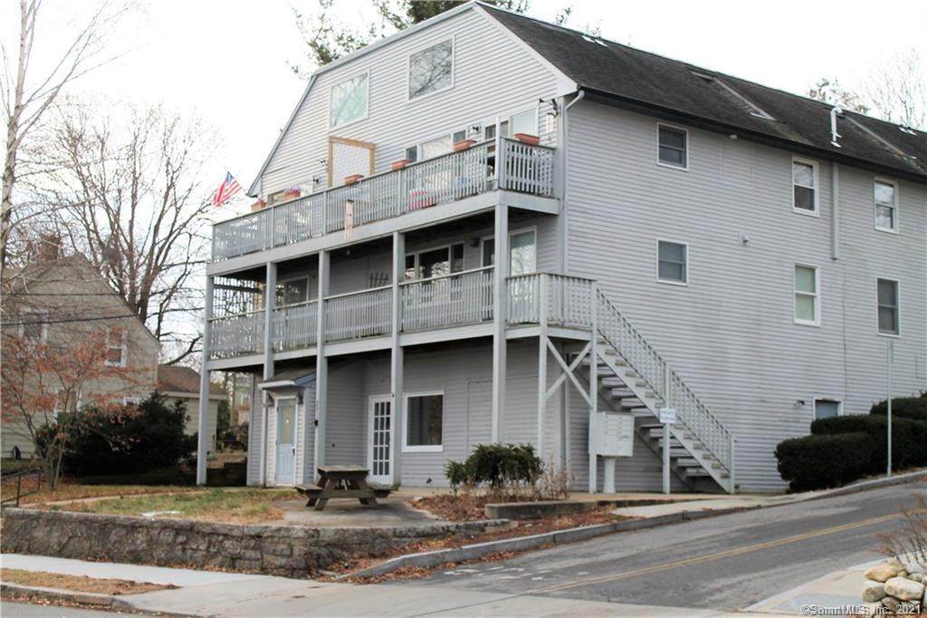 271 Pequot Avenue - Photo 1