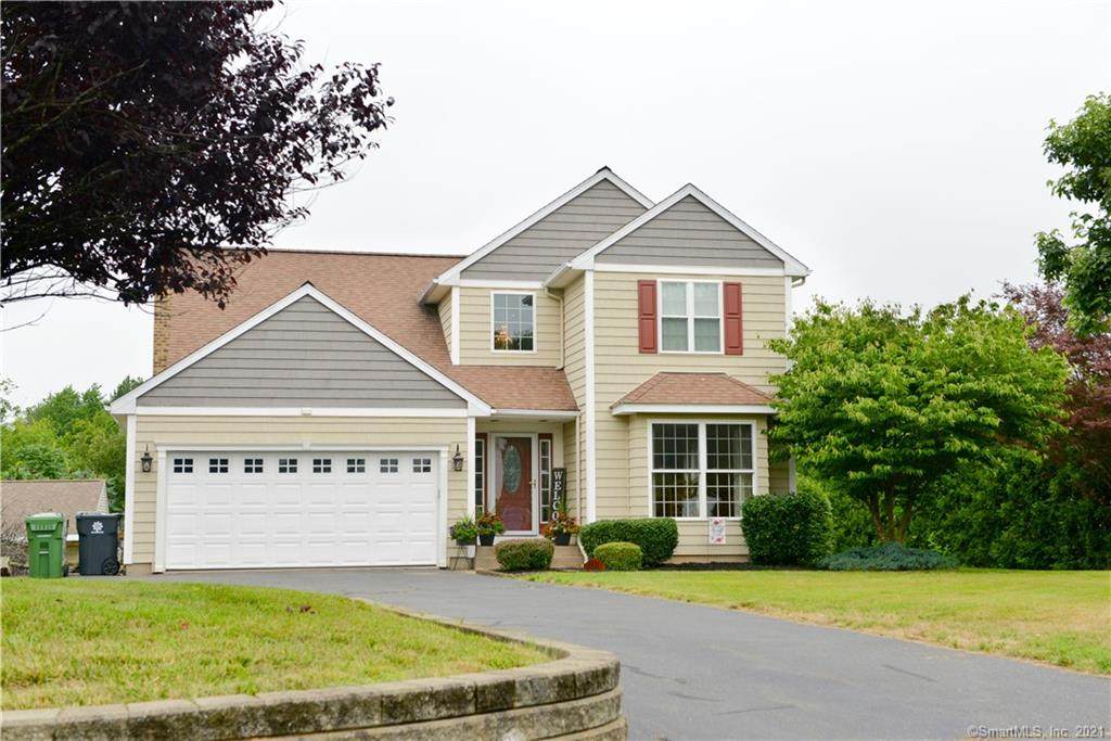 34 Tiffany Lane - Photo 1