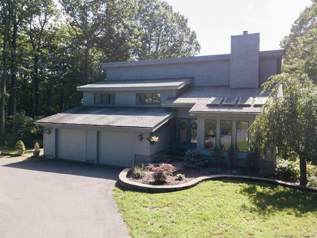 9 Carriage Hill Drive - Photo 1