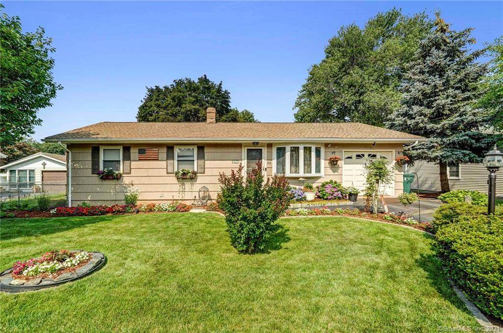 52 Village Circle - Photo 1