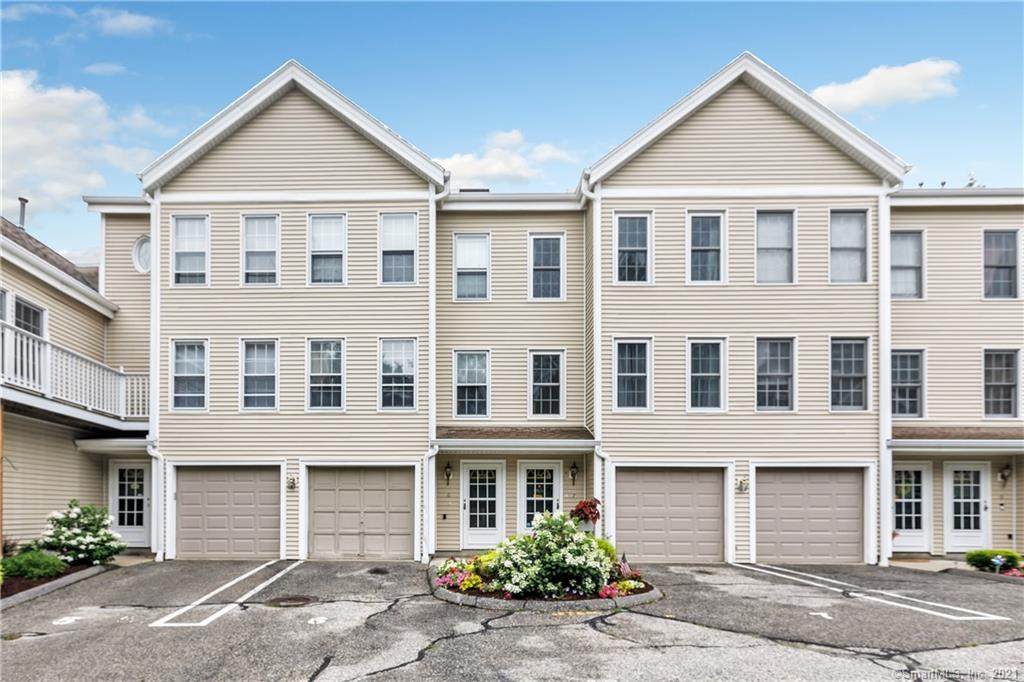 6 West Court - Photo 1