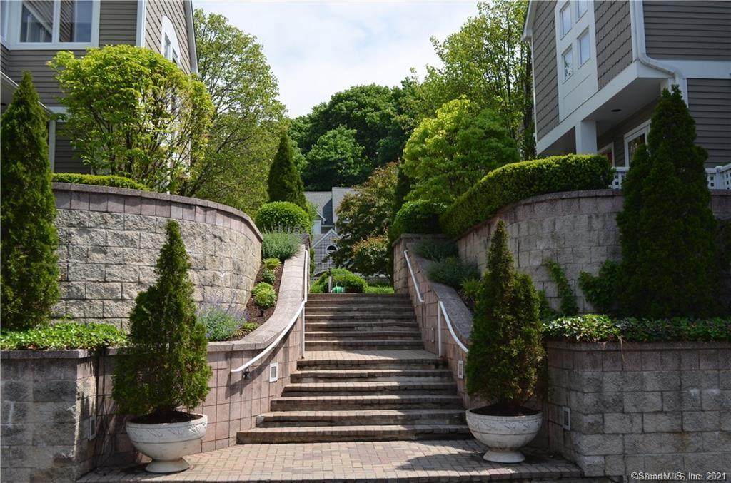 453 Putnam Avenue - Photo 1