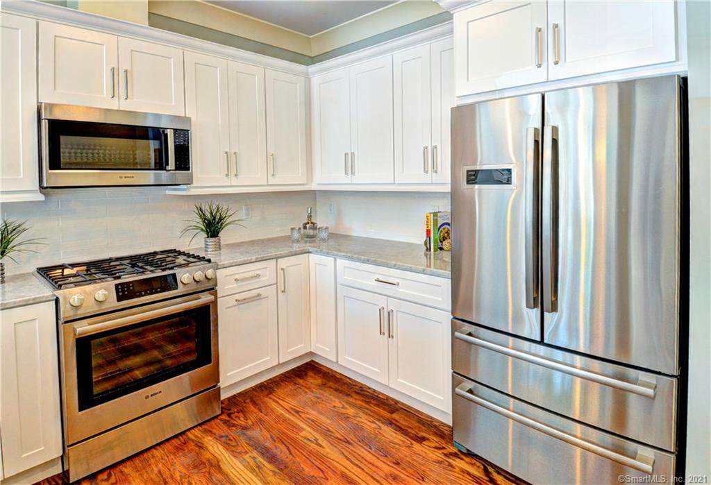 77 Leroy Avenue - Photo 1