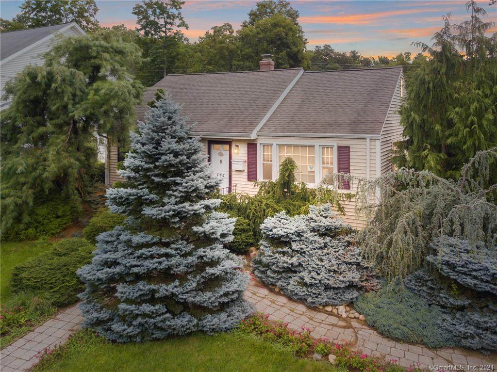 144 Perry Street - Photo 1