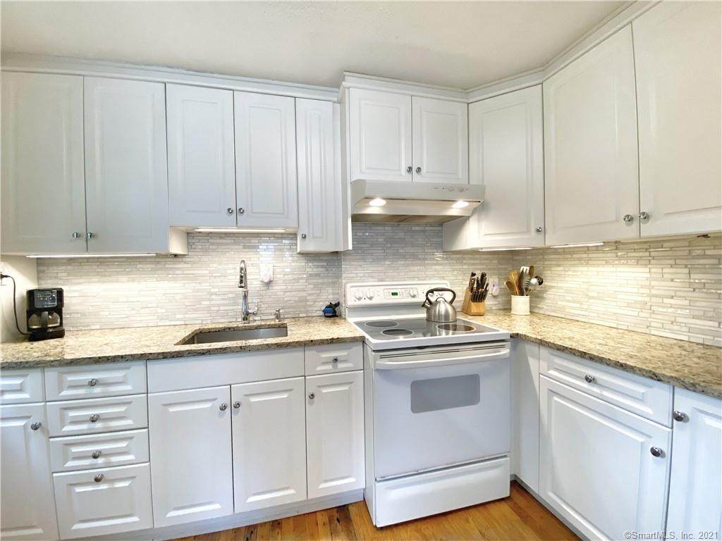 251 Melville Drive - Photo 1