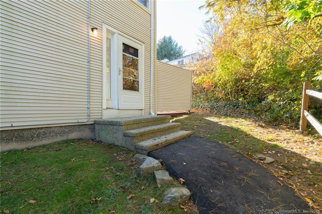 25 Deerwood Lane - Photo 1