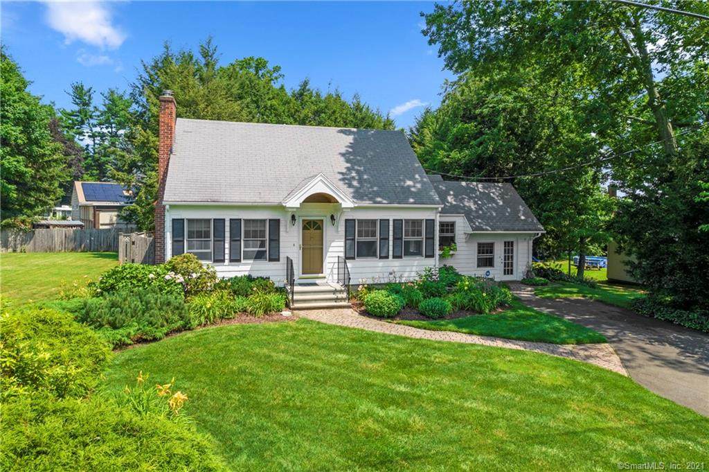 440 Kenwood Avenue - Photo 1