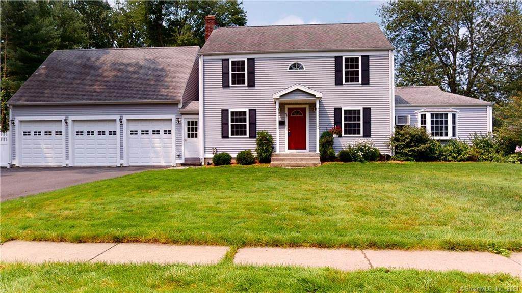 65 Mohegan Drive - Photo 1