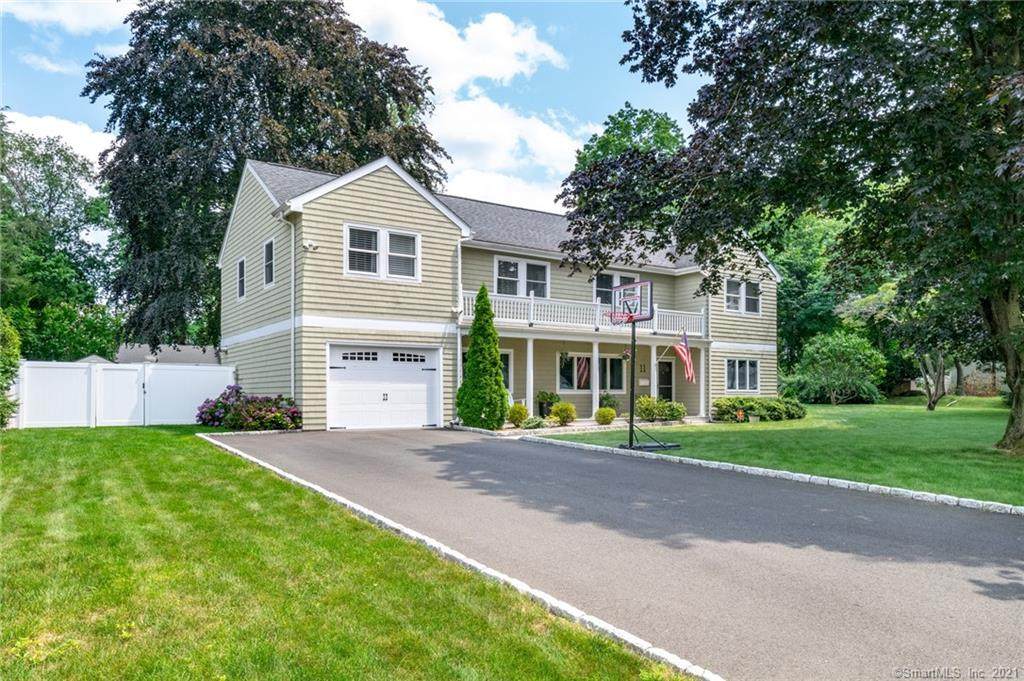11 Winnipauk Drive - Photo 1