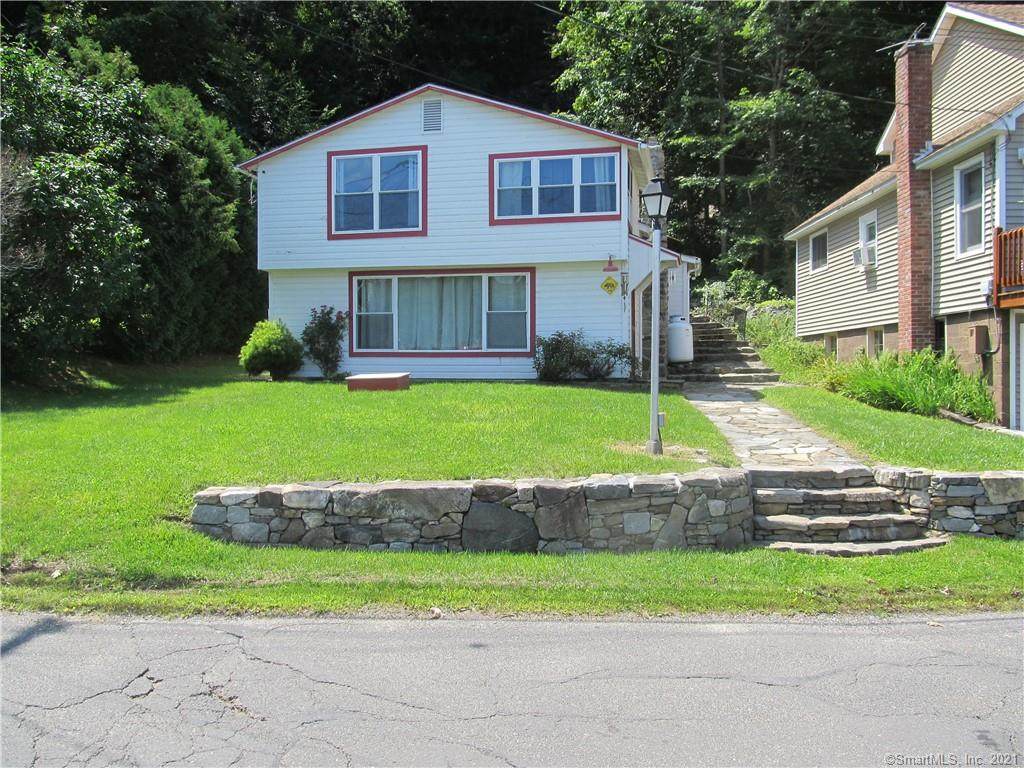 341 Wakefield Boulevard - Photo 1