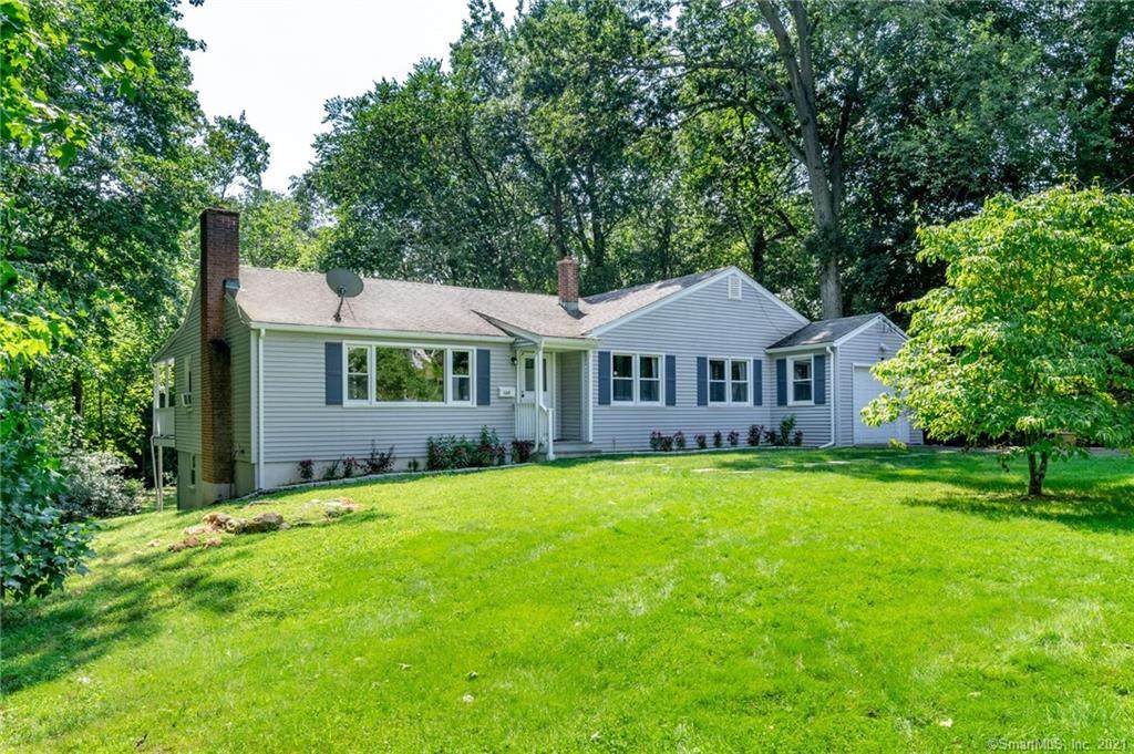 165 New Canaan Avenue - Photo 1