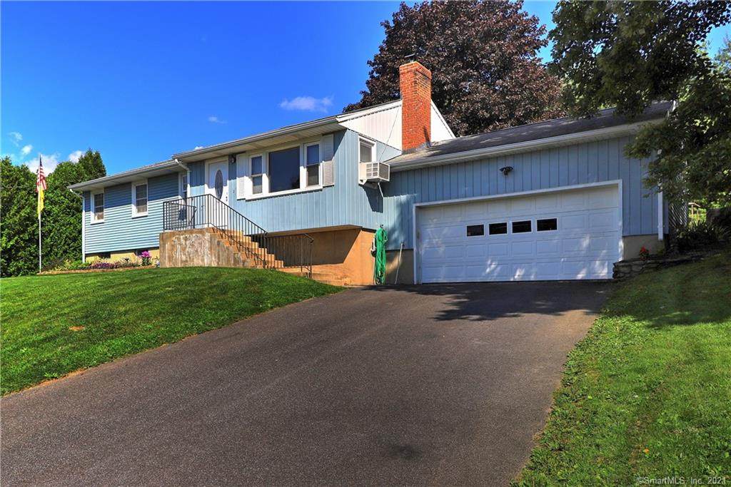 105 Crestview Drive - Photo 1