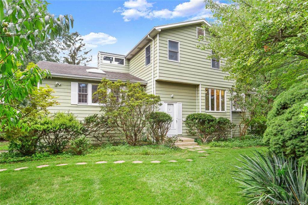 3 Surrey Drive - Photo 1