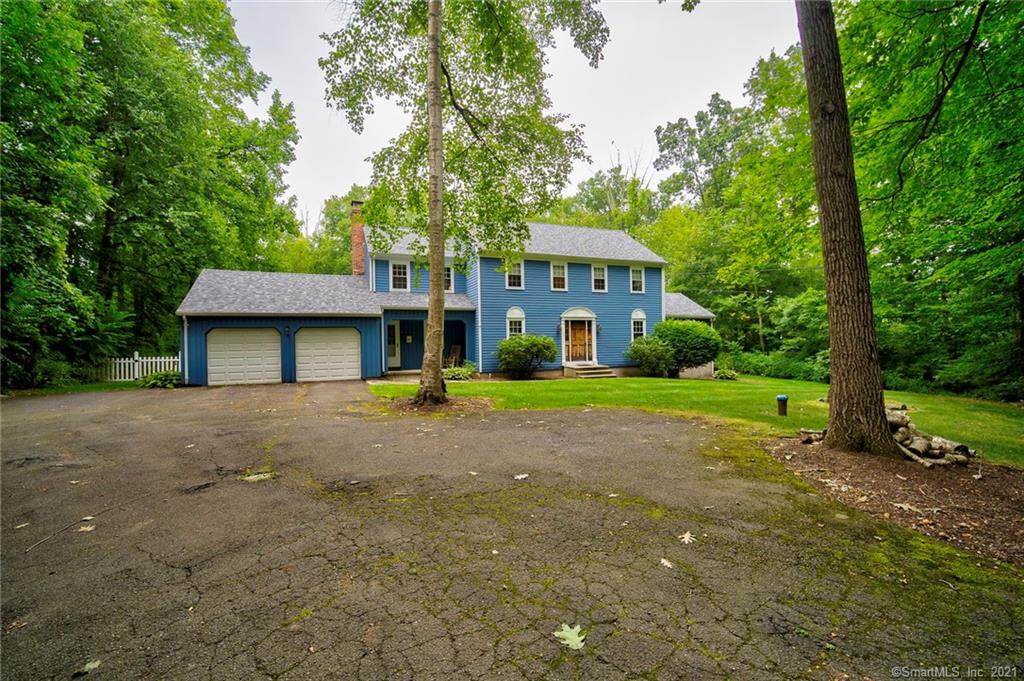 42 Pine Hollow Drive - Photo 1