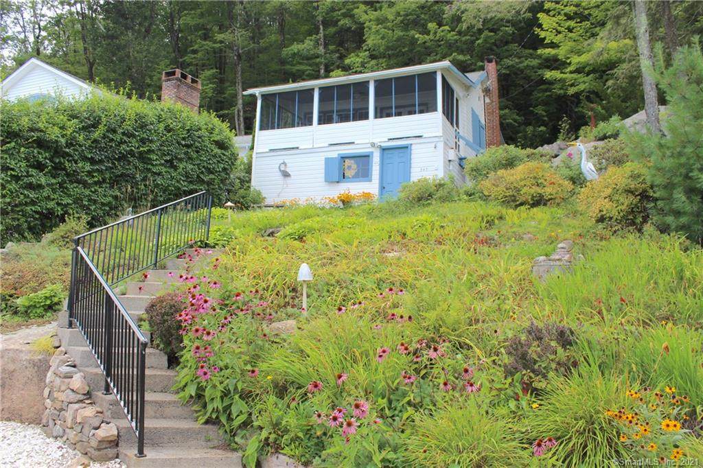 347 Wakefield Boulevard - Photo 1