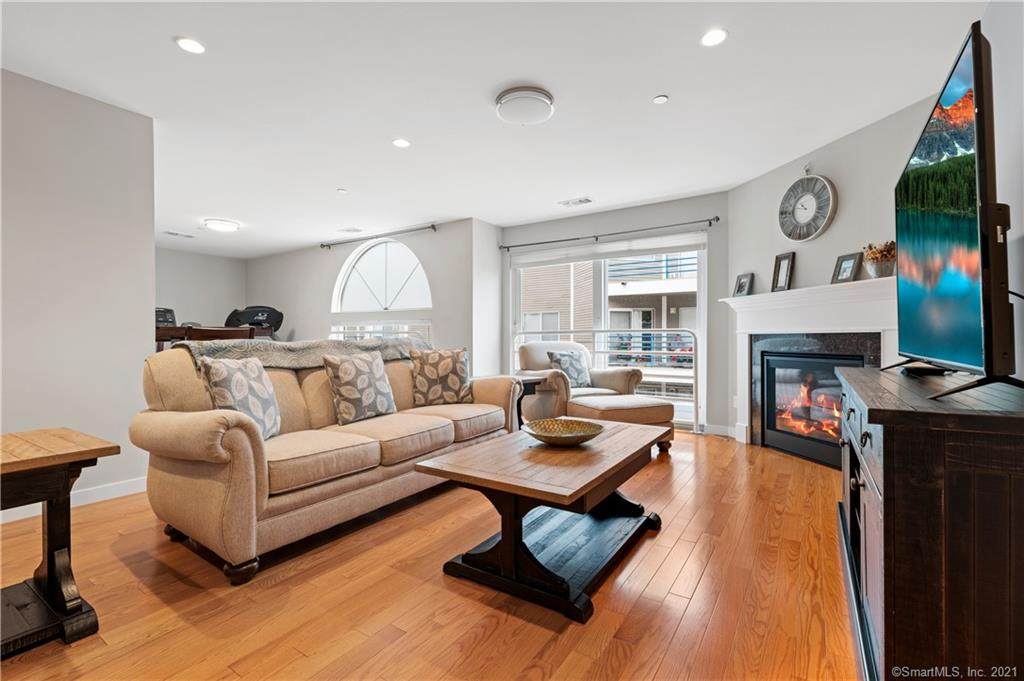 129 Harbour Close - Photo 1