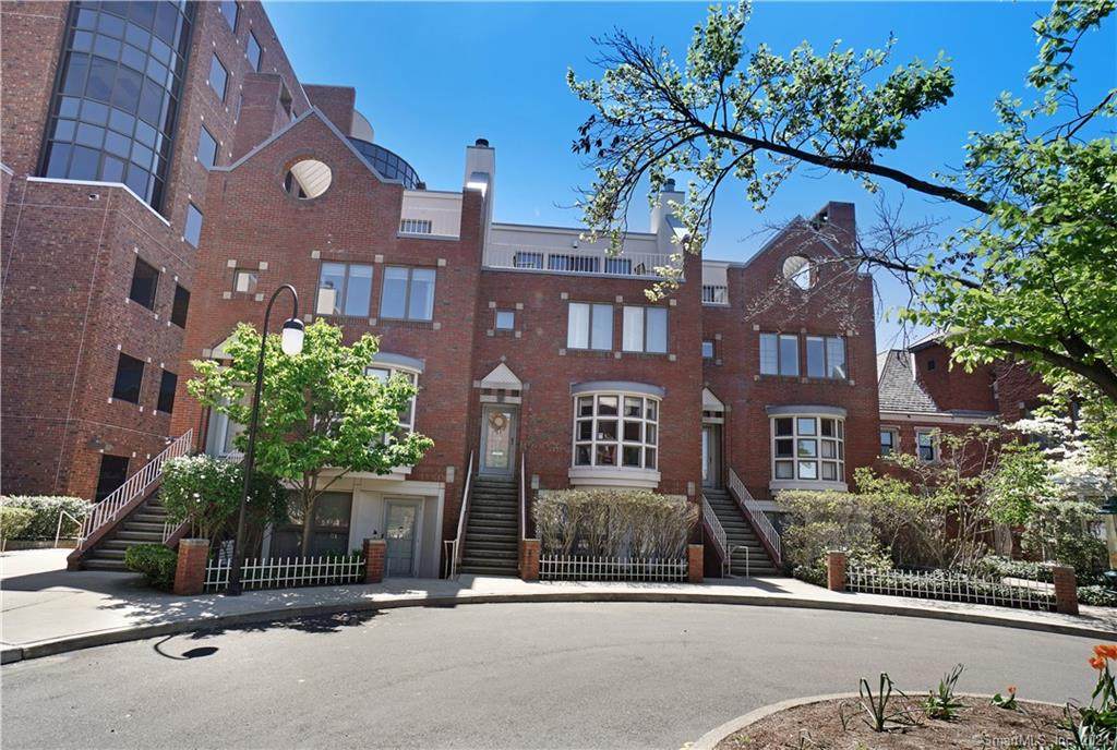 41 Temple Court - Photo 1