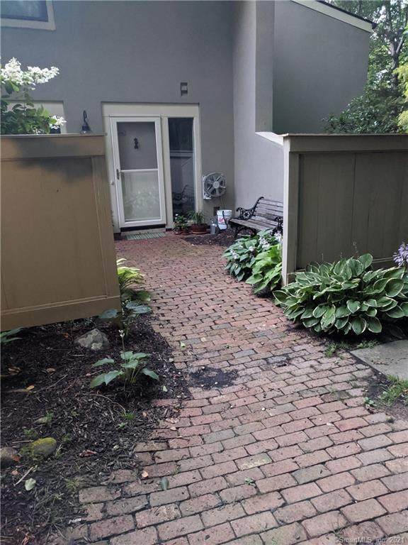 26 Clubhouse Drive - Photo 1