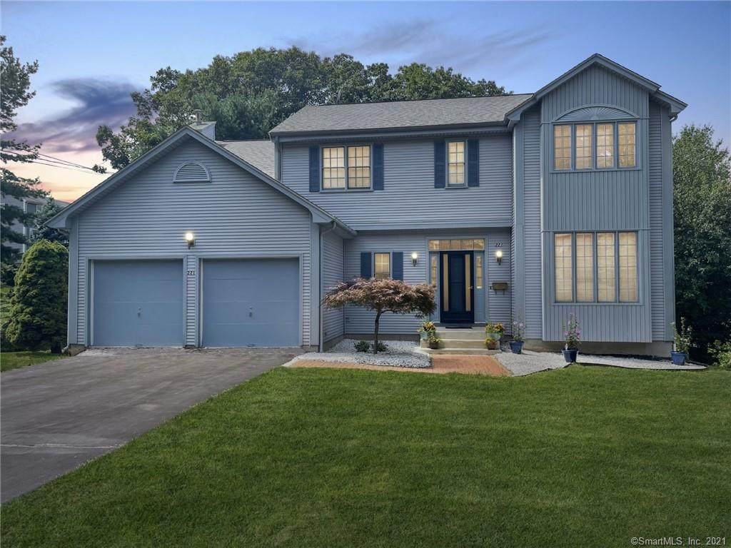 221 Candlewyck Drive - Photo 1