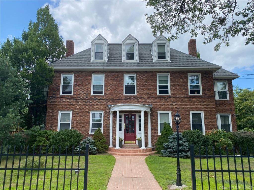 512 Townsend Avenue - Photo 1