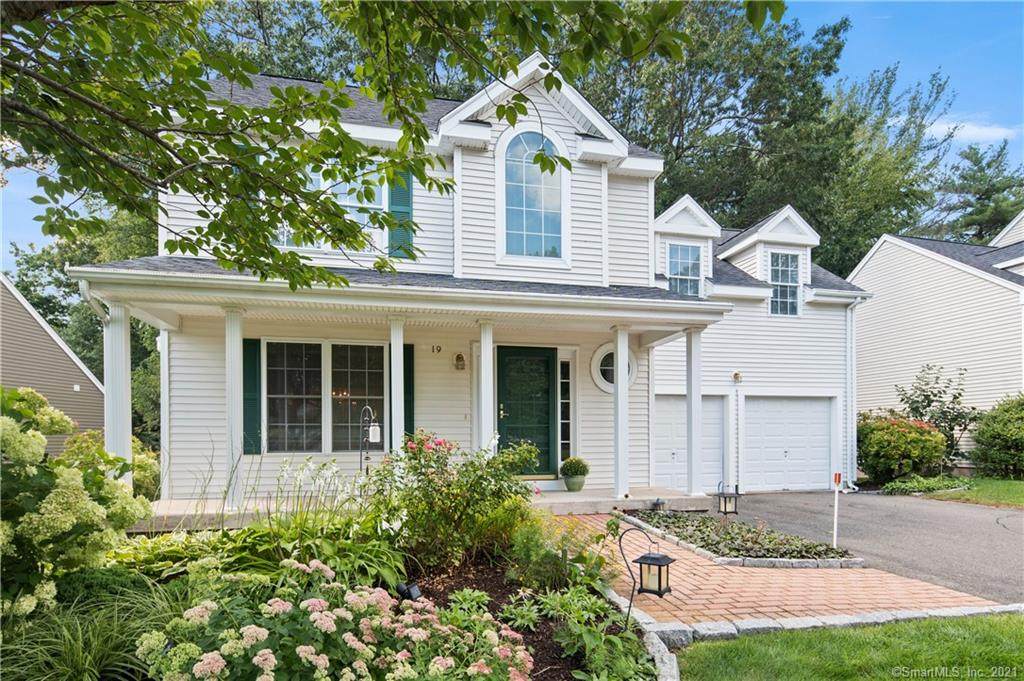 19 Fox Hollow - Photo 1