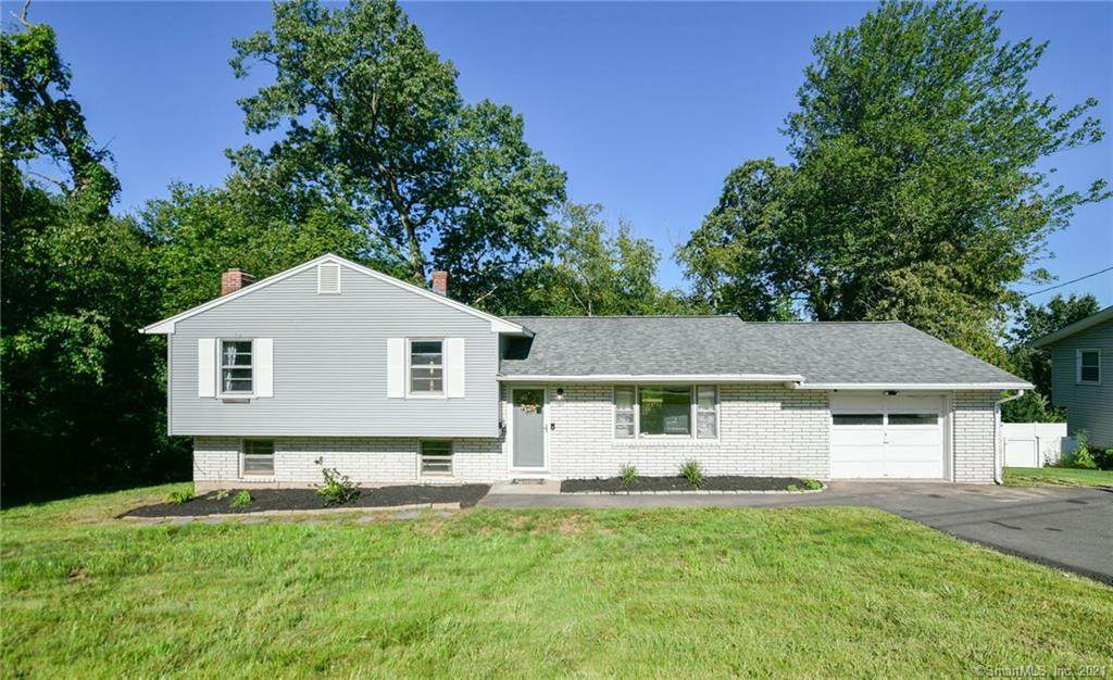 19 Holly Lane - Photo 1
