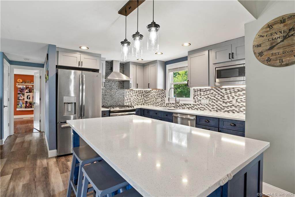 18 Glenmoor Drive - Photo 1