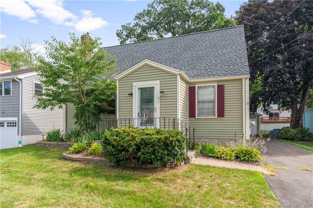33 Colonial Boulevard - Photo 1