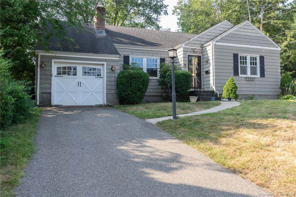 7 Greensview Drive - Photo 1