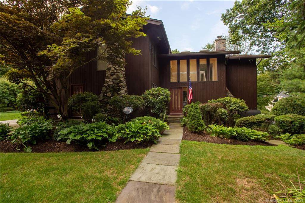 693 Den Road - Photo 1