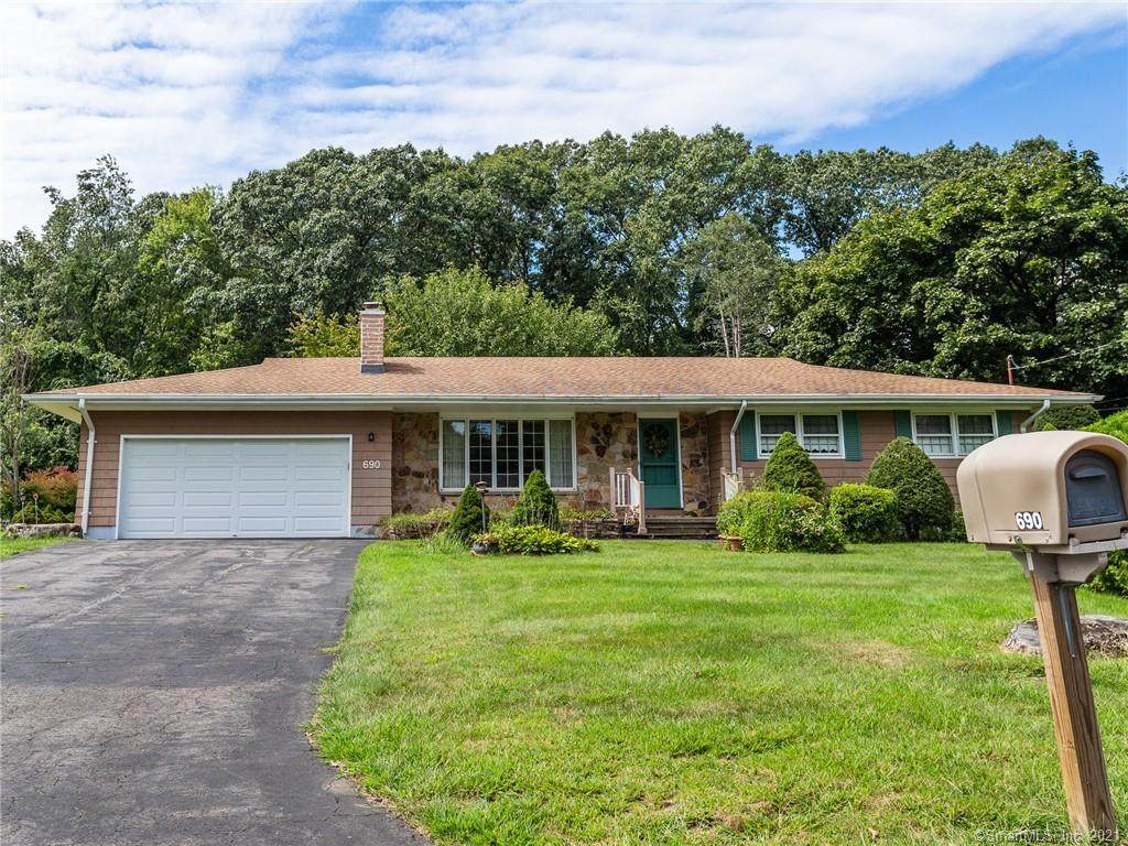 690 Shepard Avenue - Photo 1