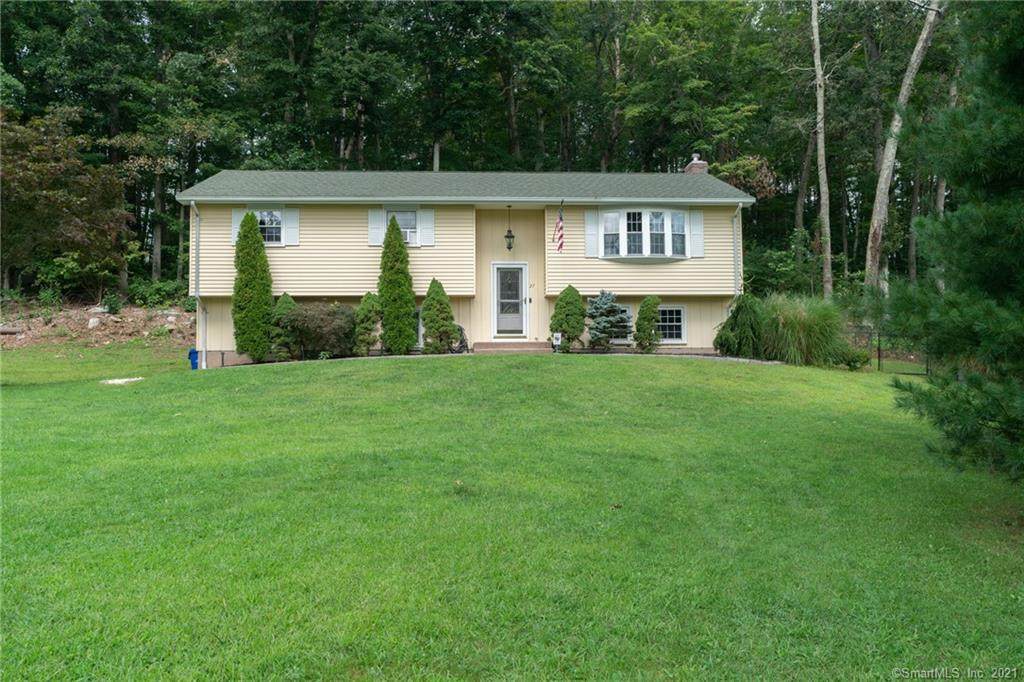 27 Cynthia Lane - Photo 1