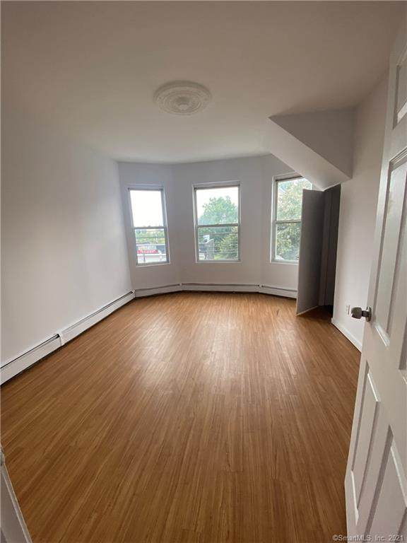 1531 Stratford Avenue - Photo 1