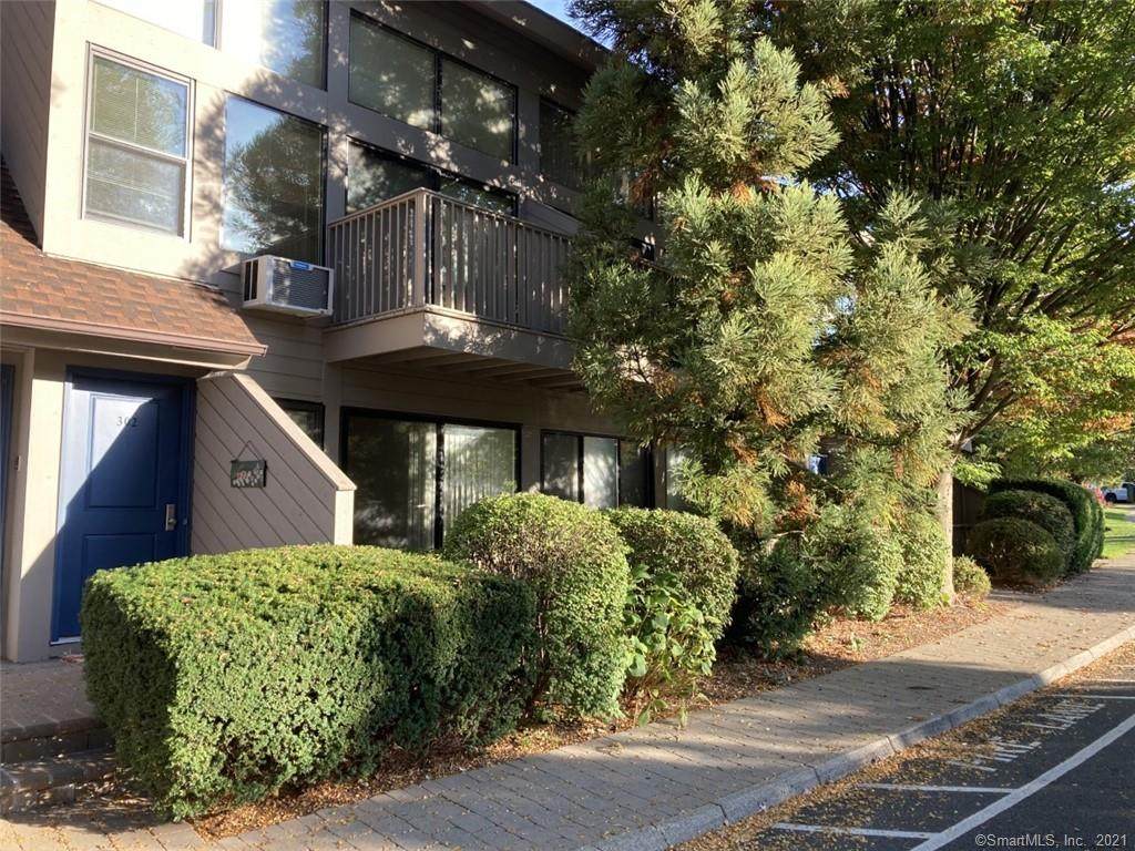 1465 Putnam Avenue - Photo 1