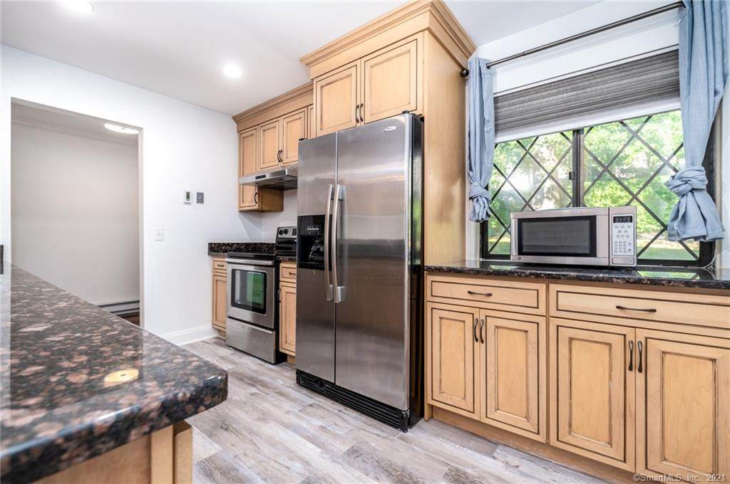 37 Columbus Place - Photo 1